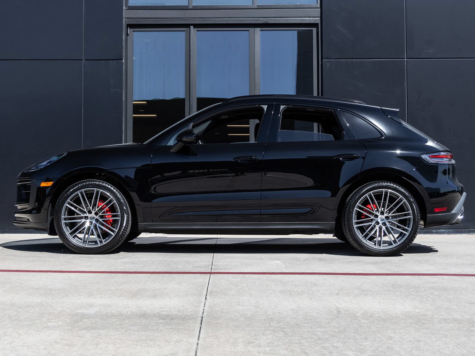 Certified 2026 Porsche Macan S AWD/4WD image 2