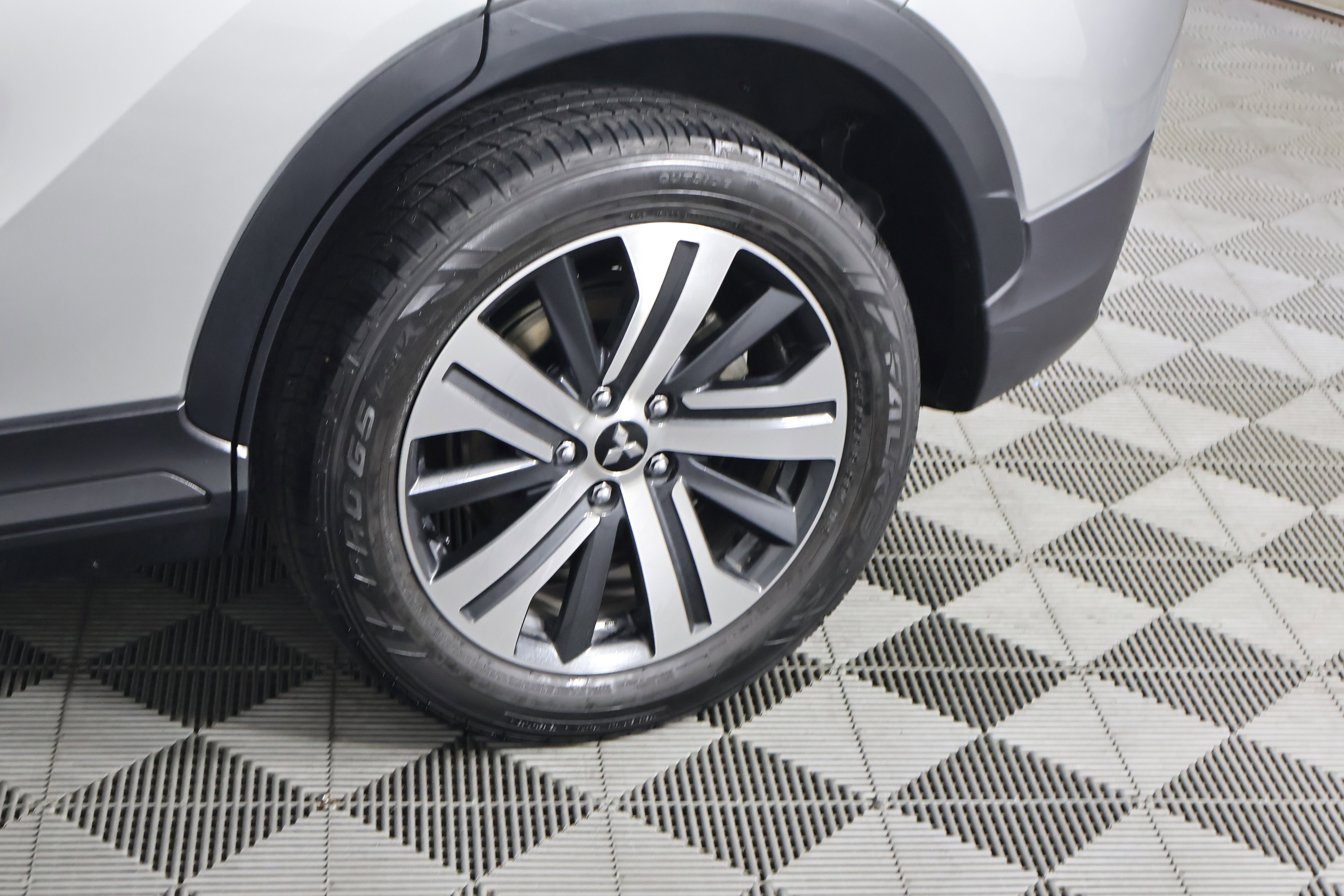 Used 2018 Mitsubishi Eclipse Cross LE image 49