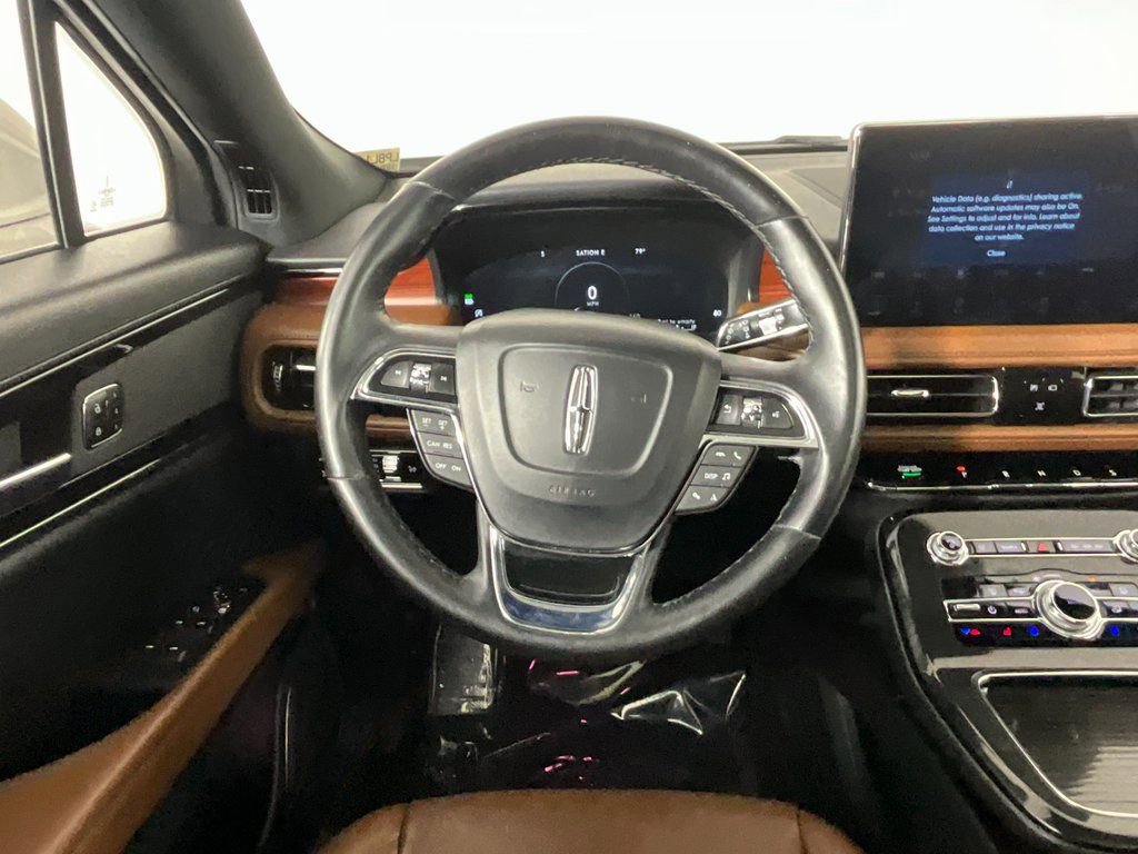 Certified 2023 Lincoln Nautilus Reserve image 11