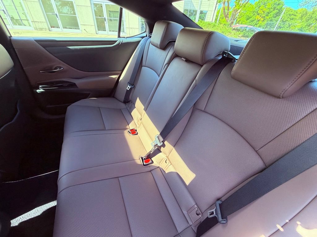 Certified 2025 Lexus ES 300h w/ Premium Package FWD image 14