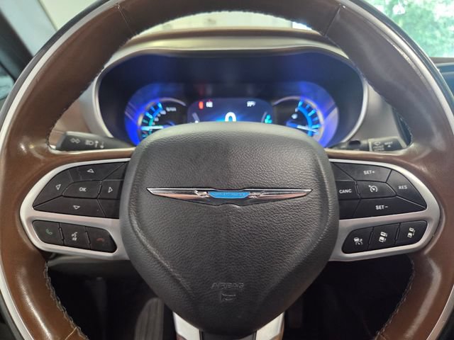 Used 2021 Chrysler Pacifica Limited w/ Uconnect Theater Family Group FWD image 26