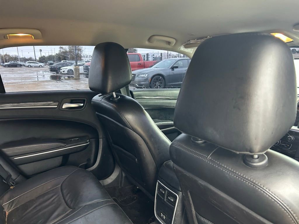 Used 2018 Chrysler 300 Touring L image 15