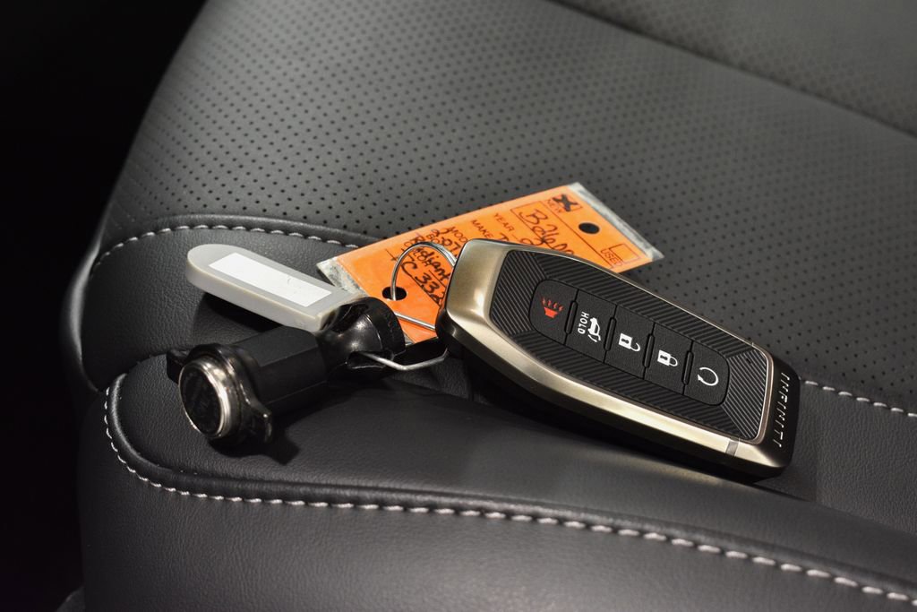 New 2026 INFINITI QX60 Luxe w/ Family Package image 31