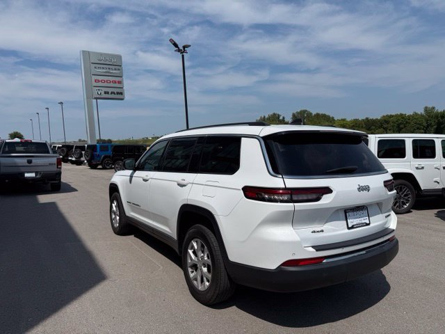 Used 2023 Jeep Grand Cherokee L Limited AWD/4WD image 5