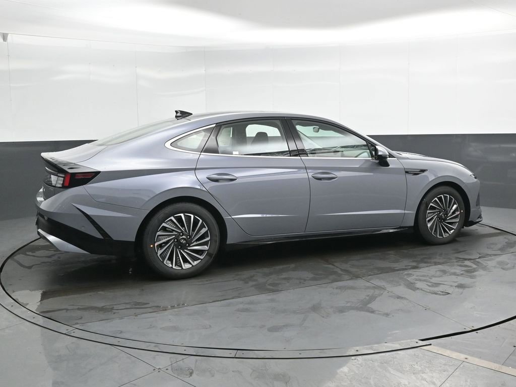 New 2026 Hyundai Sonata Limited image 2