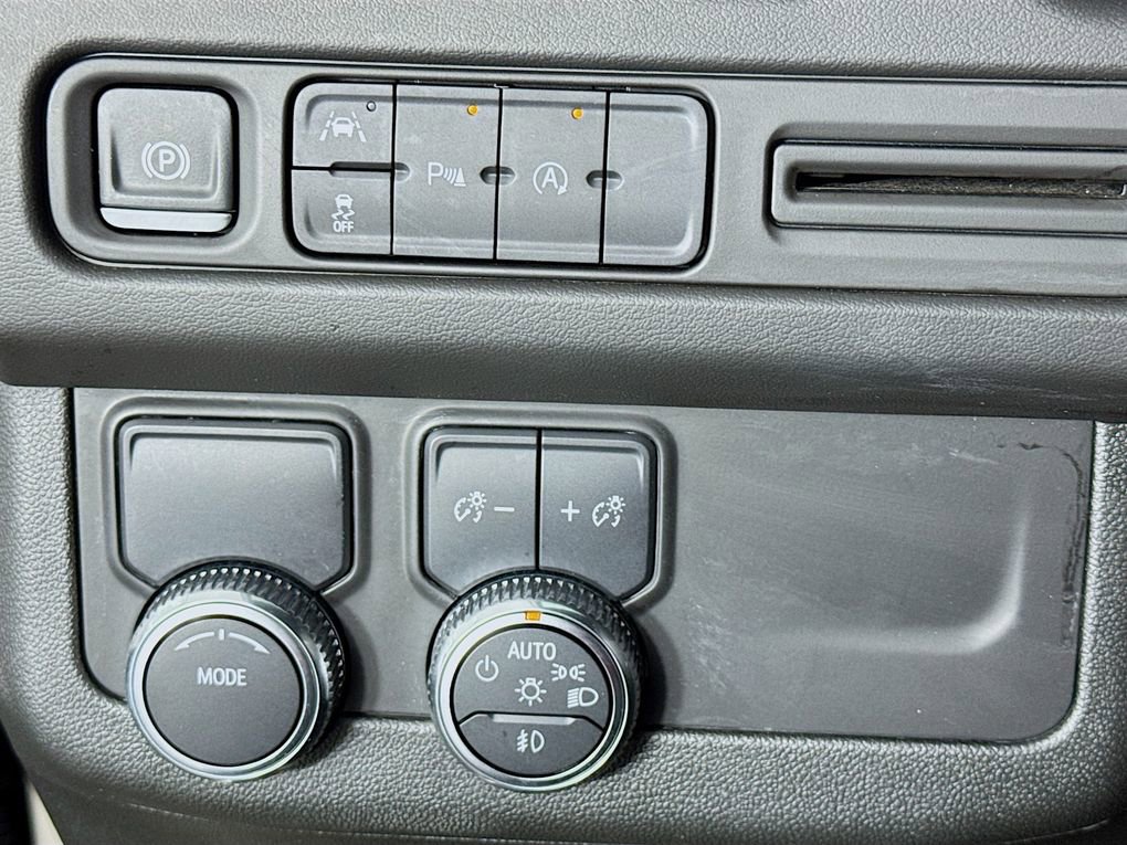 Used 2024 GMC Yukon SLT image 14