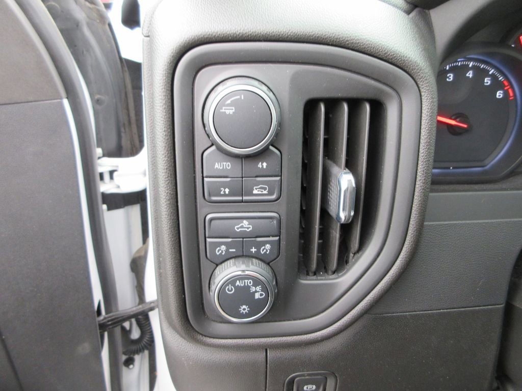 Certified 2022 Chevrolet Silverado 1500 Custom image 22