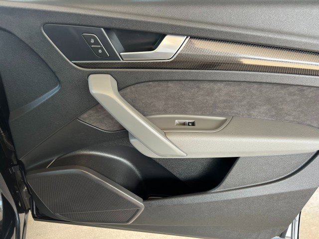 Used 2018 Audi SQ5 Premium Plus w/ Navigation Package AWD/4WD image 17