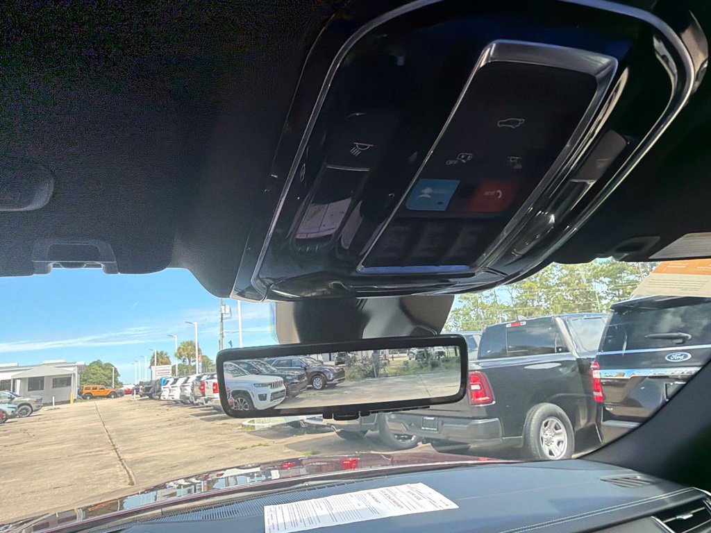 Used 2024 Jeep Grand Cherokee Overland RWD image 29
