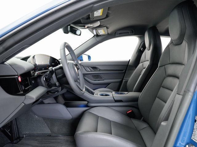 Used 2023 Porsche Taycan image 8