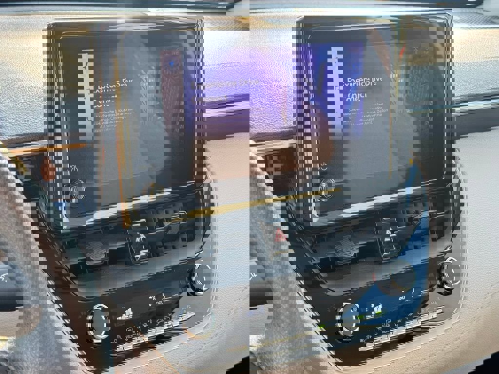 Certified 2023 Toyota Corolla Cross L image 27