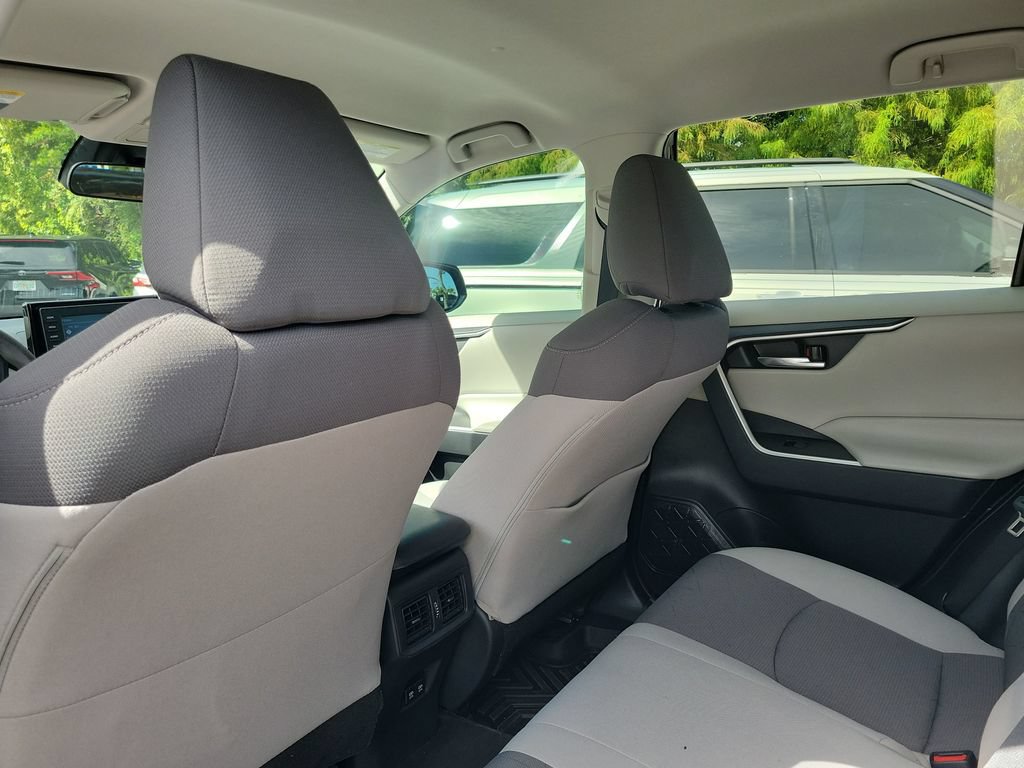 Used 2021 Toyota RAV4 XLE FWD image 25