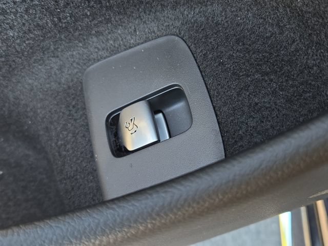 New 2026 Mercedes-Benz E 350 4MATIC Sedan image 23