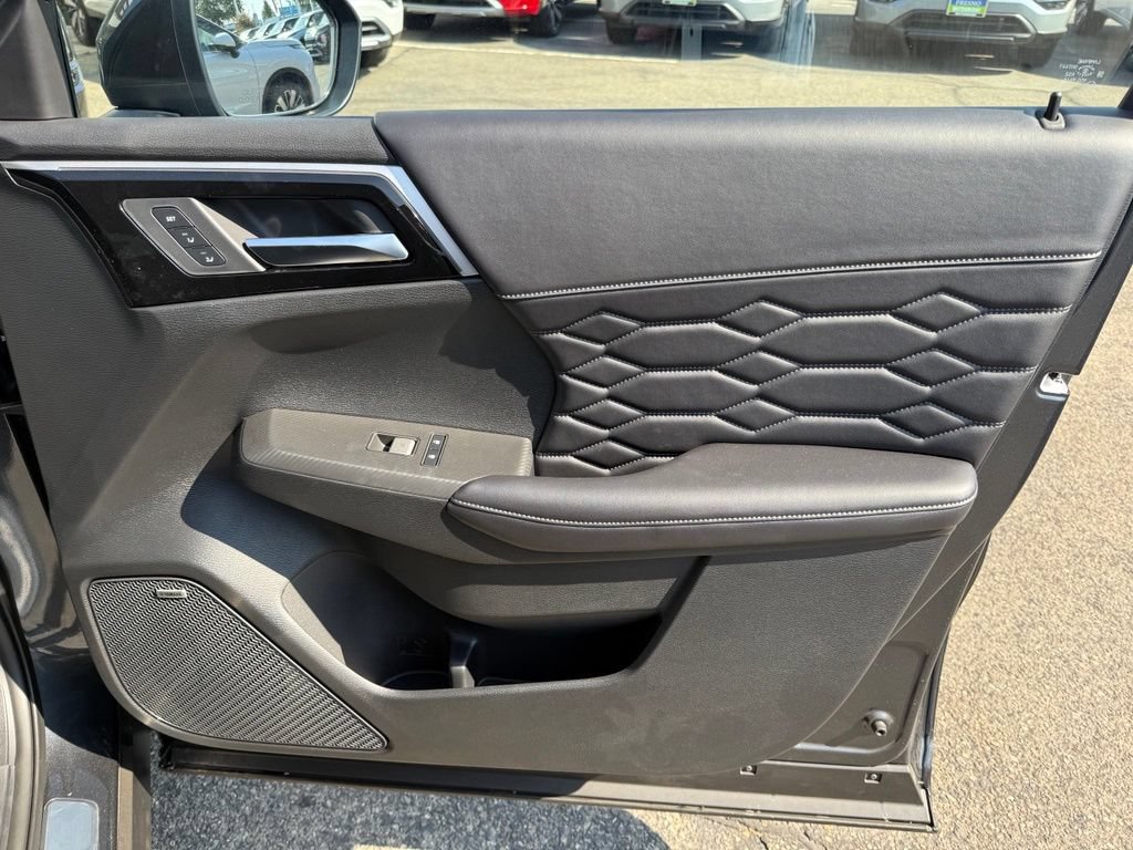 New 2026 Mitsubishi Outlander SEL AWD/4WD image 19