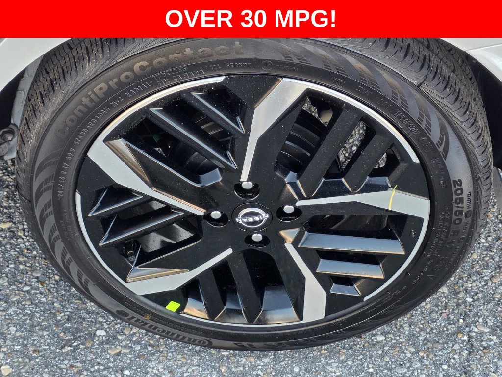 New 2025 Nissan Versa SR w/ Trunk Package FWD image 28