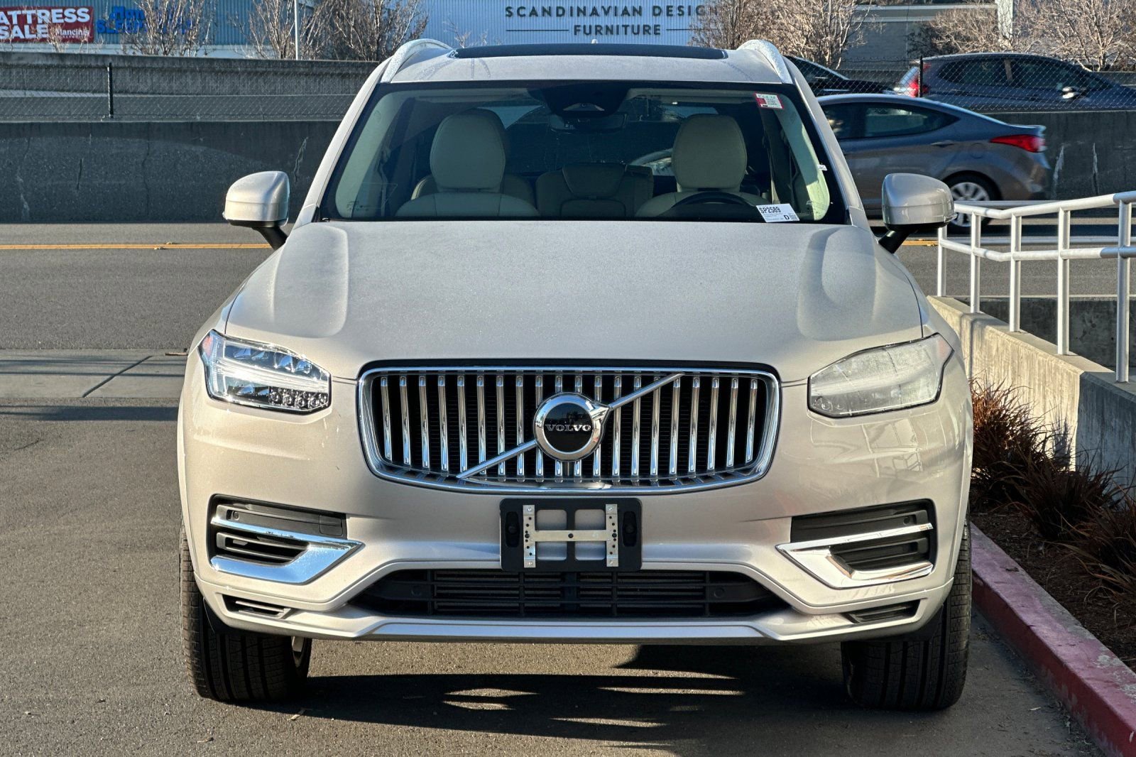 Used 2023 Volvo XC90 T8 Core image 10