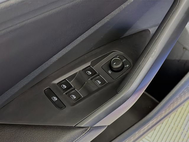 Used 2023 Volkswagen Jetta SE image 19