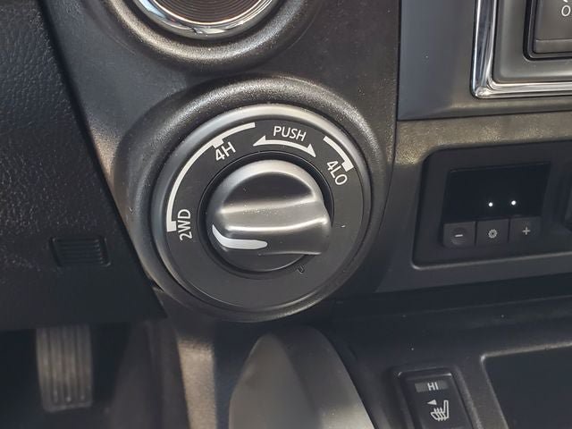 Used 2017 Nissan Titan PRO-4X w/ Pro-4x Convenience Package AWD/4WD image 22