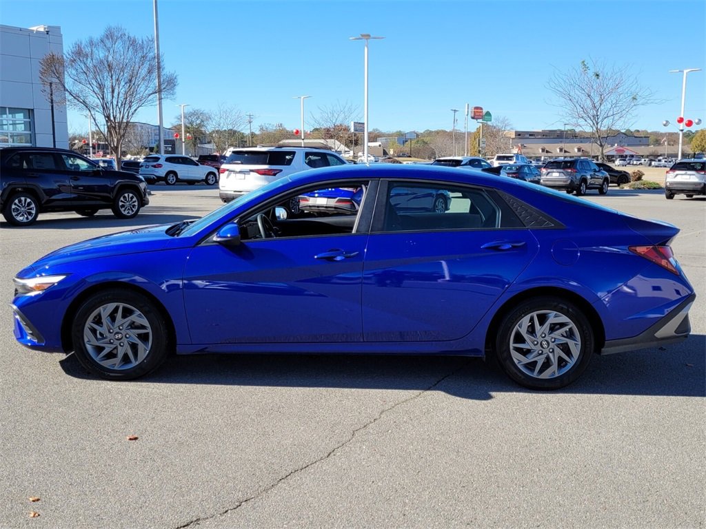 Used 2024 Hyundai Elantra SEL image 4