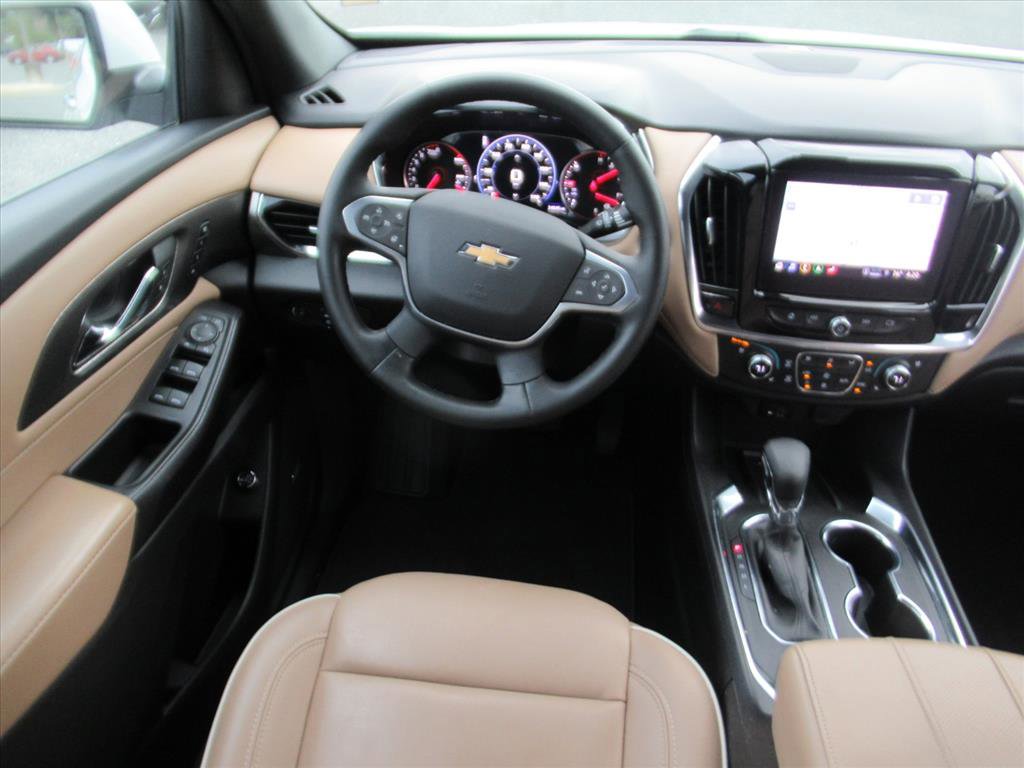 Used 2023 Chevrolet Traverse Premier image 13