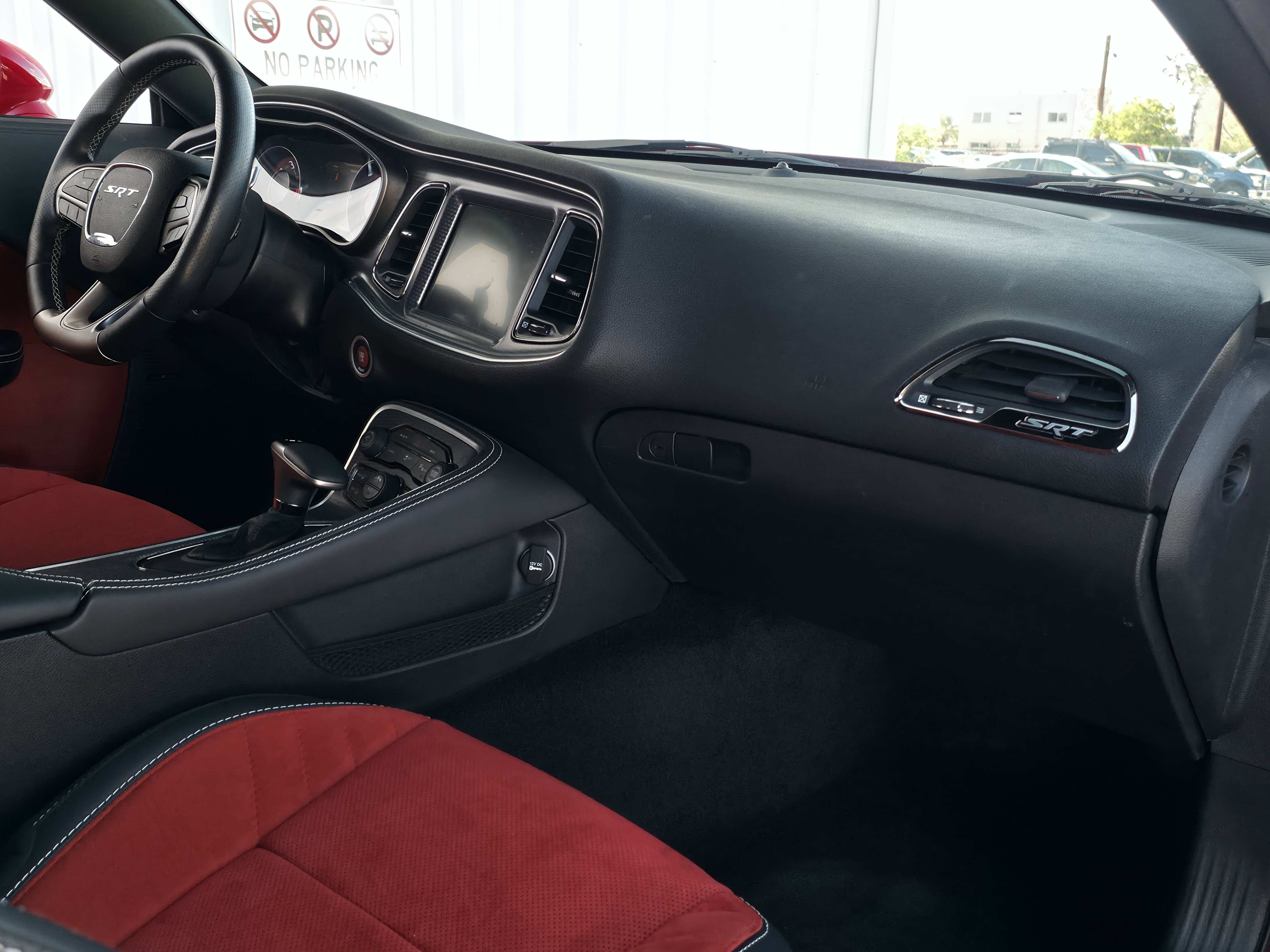 Used 2015 Dodge Challenger SRT Hellcat image 32