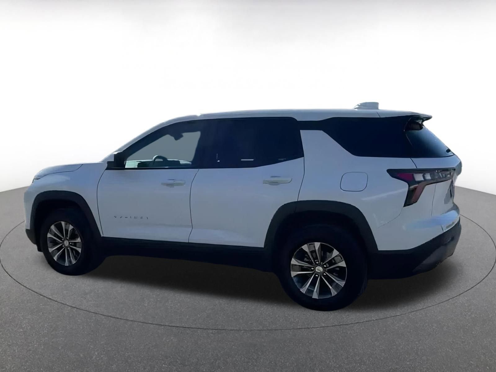 Used 2025 Chevrolet Equinox LT image 9