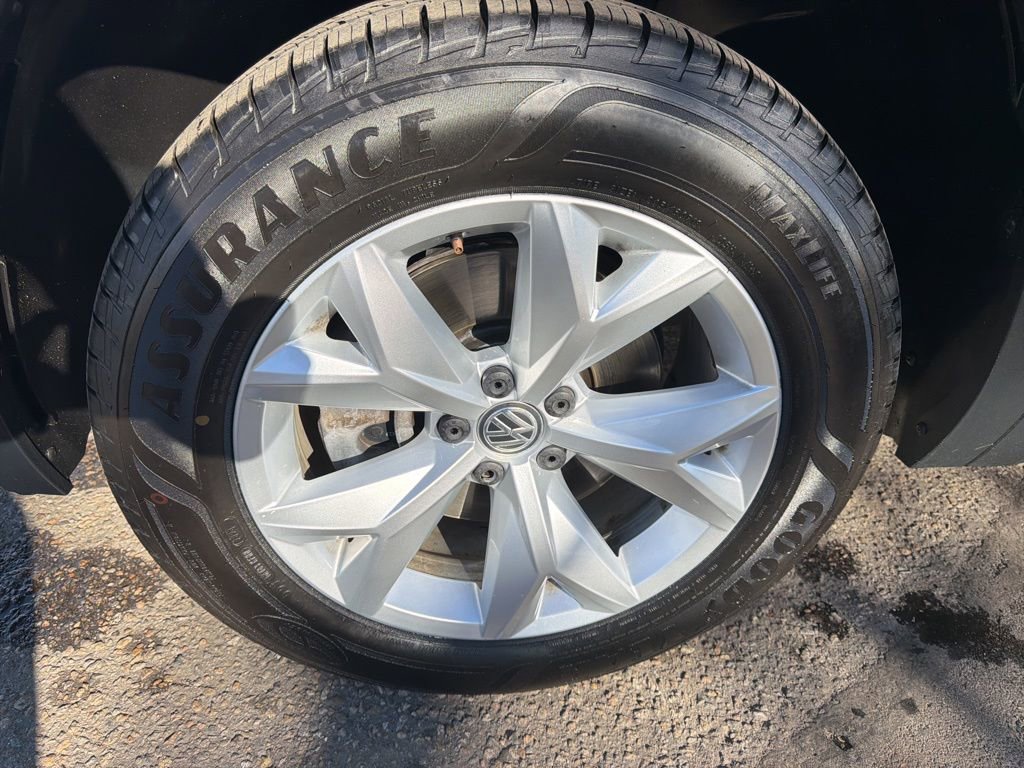 Used 2018 Volkswagen Atlas SE image 25