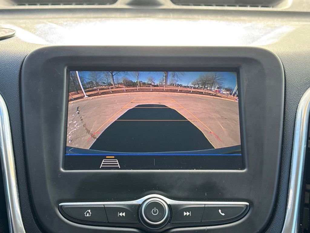 Used 2021 Chevrolet Equinox LS image 24