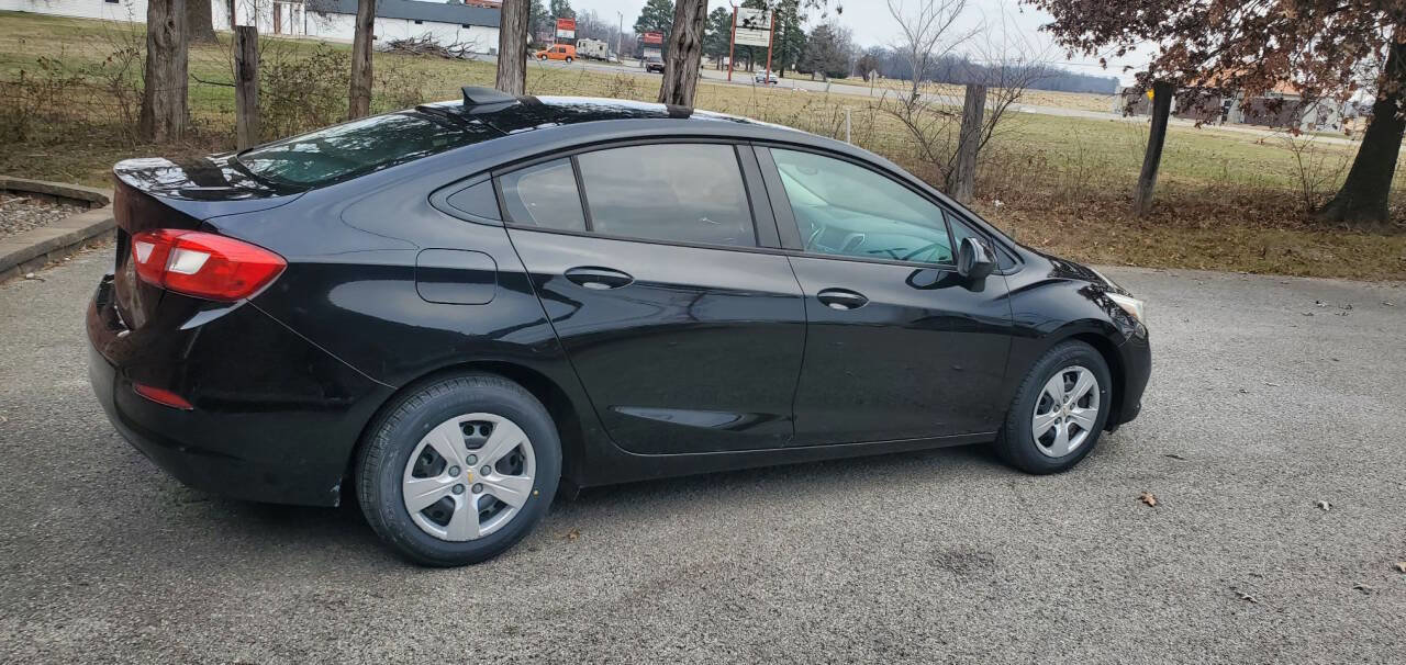 Used 2018 Chevrolet Cruze LS image 15