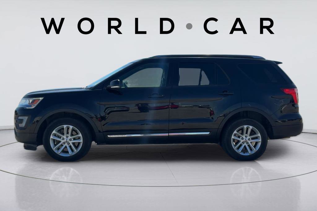 Used 2017 Ford Explorer XLT w/ Equipment Group 202A FWD image 7