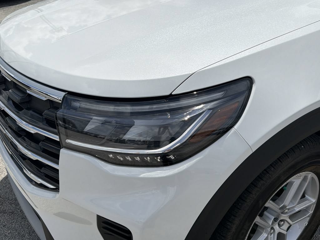 Used 2025 Ford Explorer Active RWD image 8