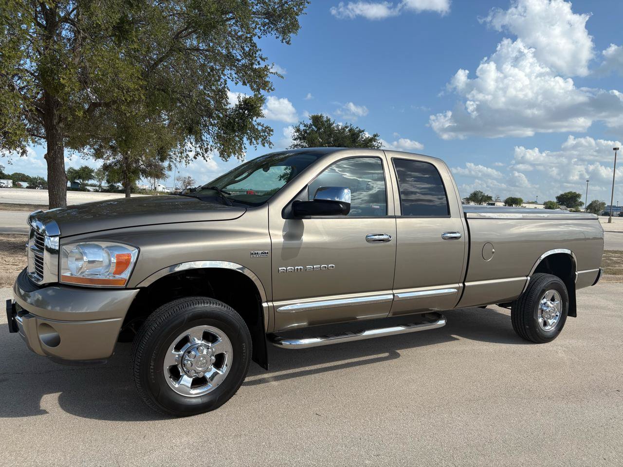 Used 2006 Dodge Ram 2500 Truck Laramie AWD/4WD image 11