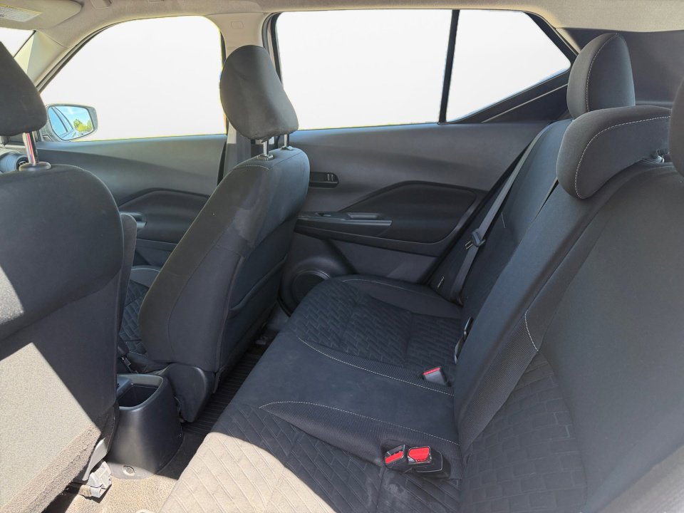 Used 2021 Nissan Kicks S image 13