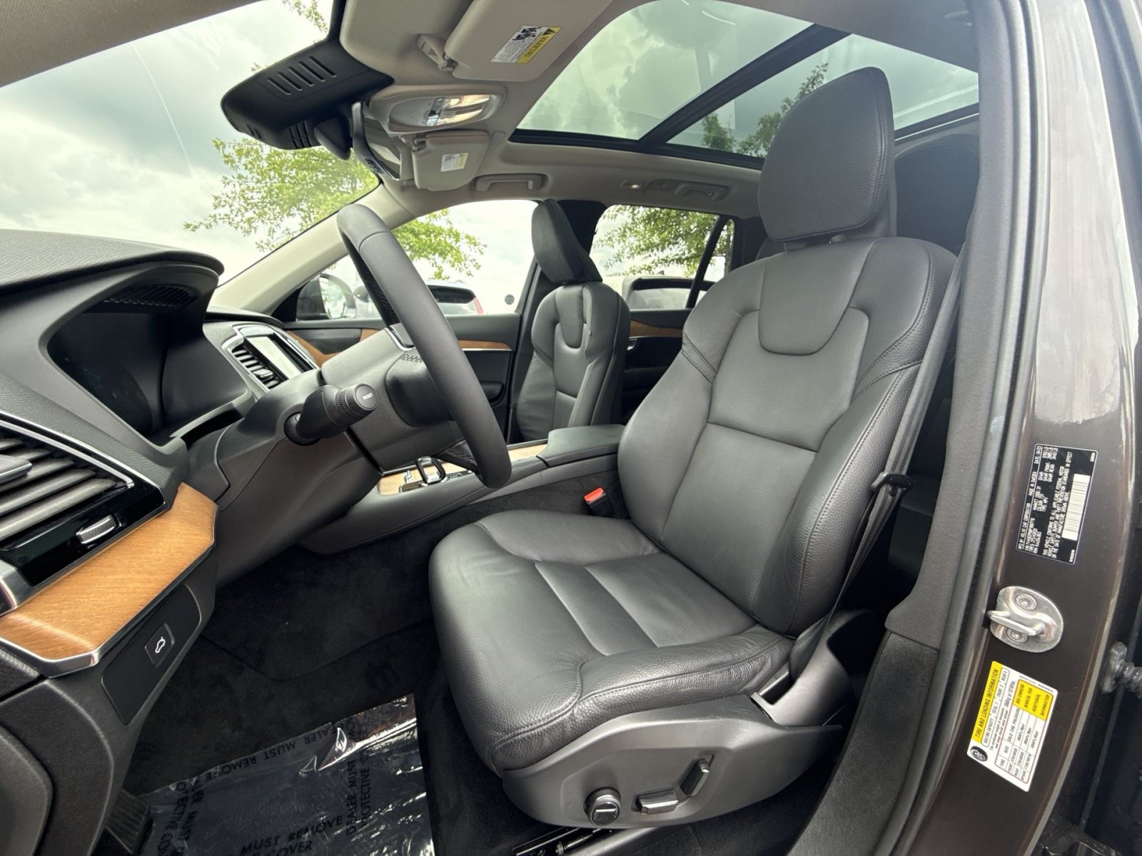 Certified 2023 Volvo XC90 B6 Plus w/ Protection Package Premier AWD/4WD image 13