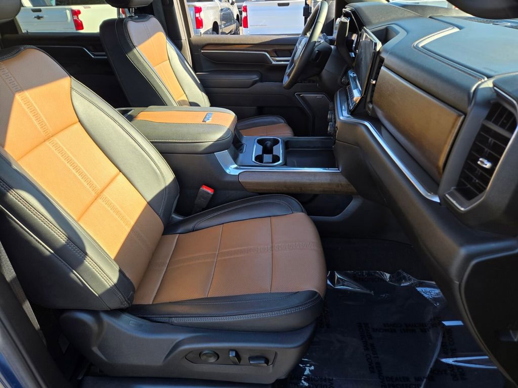 Used 2025 Chevrolet Silverado 3500 High Country w/ High Country Premium Package AWD/4WD image 15
