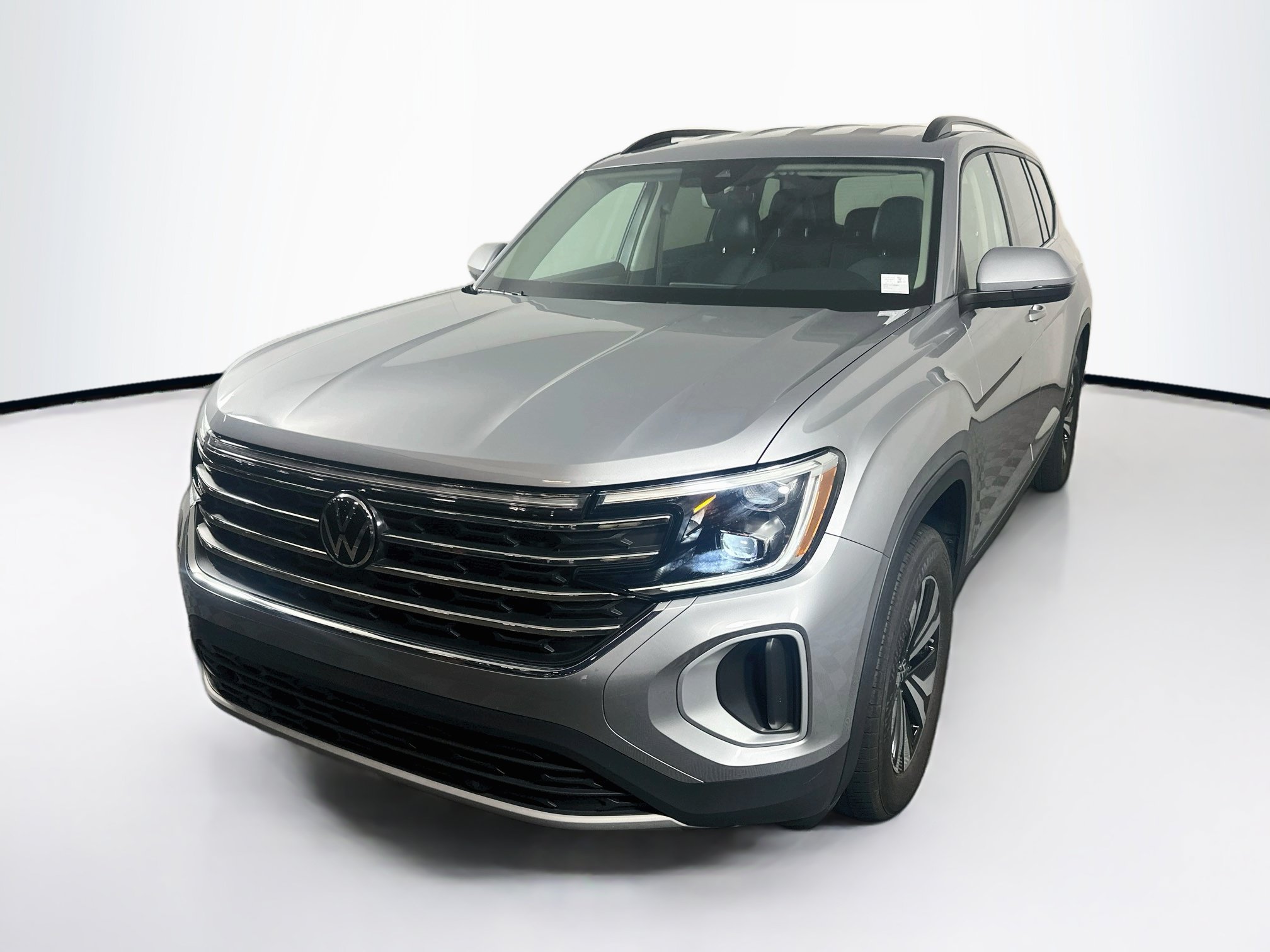 Used 2024 Volkswagen Atlas SE FWD image 3