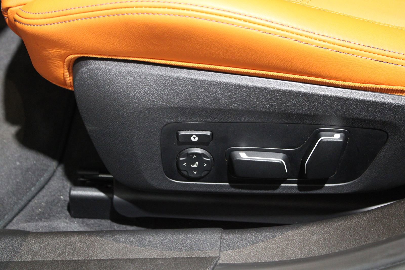 Used 2024 BMW M3 w/ Executive Package image 25