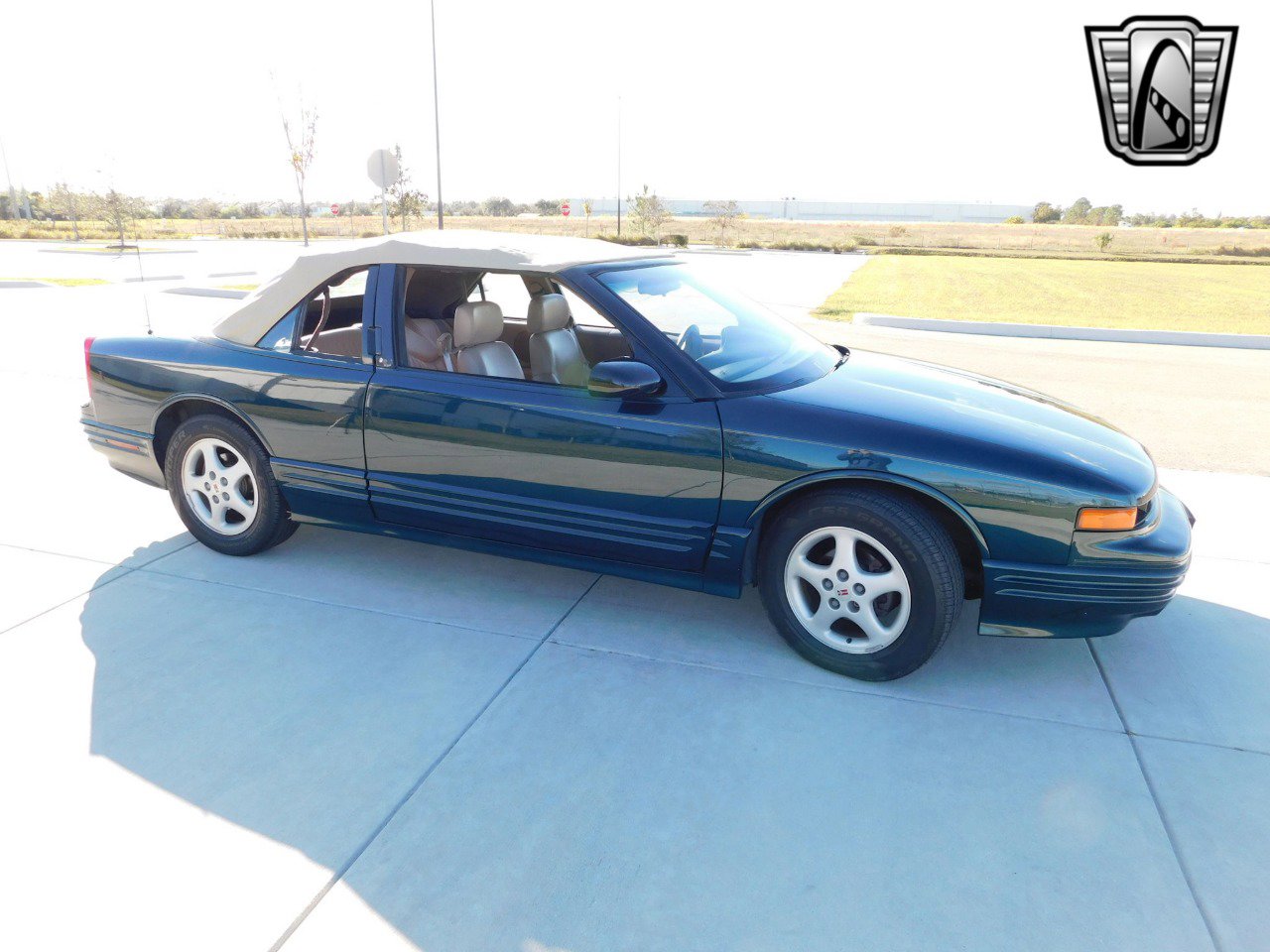 Used 1995 Oldsmobile Cutlass Supreme Convertible image 23