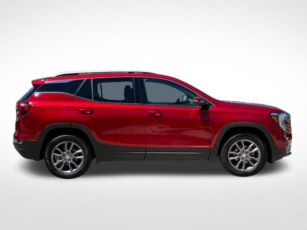 Used 2023 GMC Terrain SLT AWD/4WD image 2
