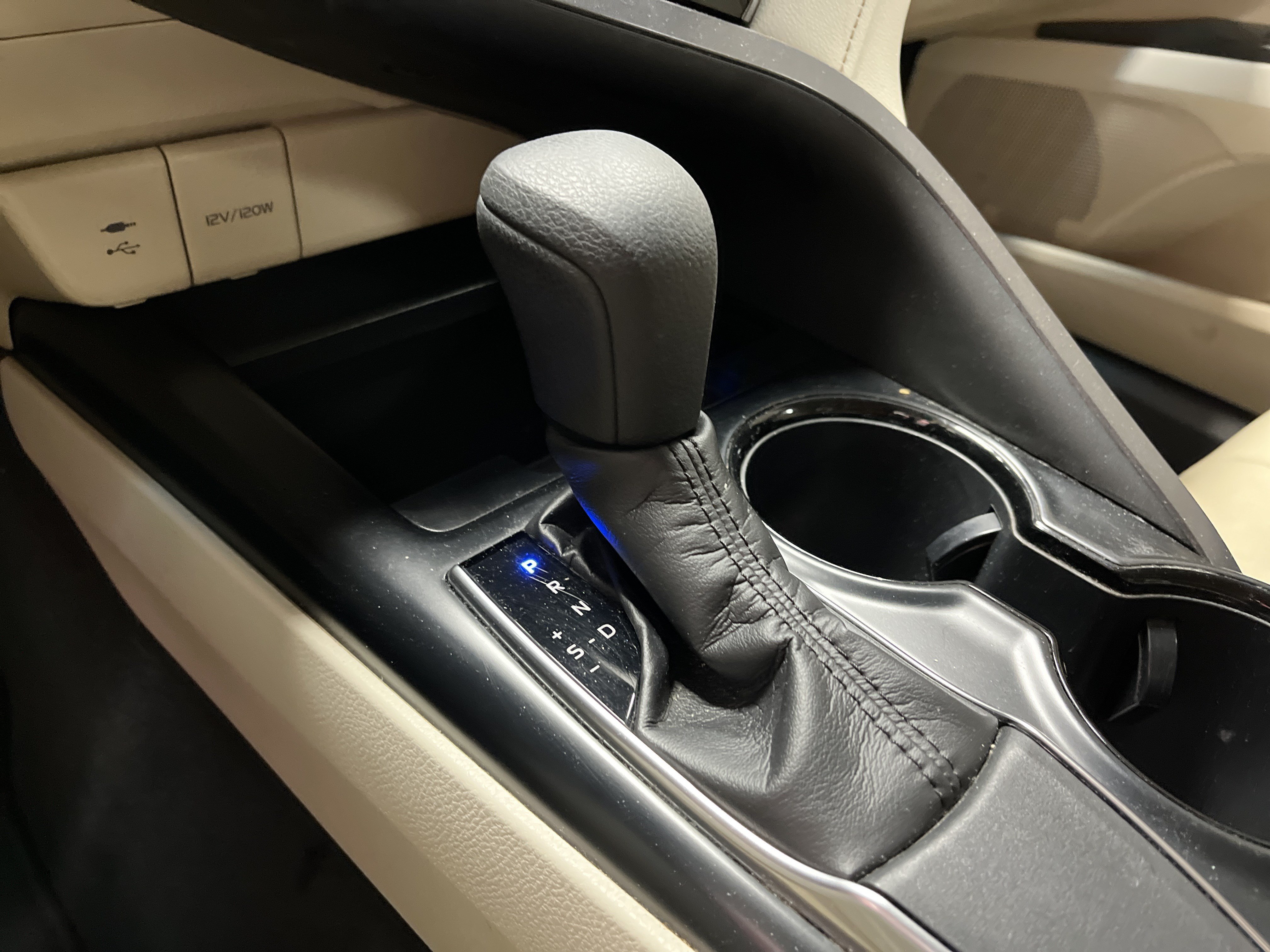 Used 2019 Toyota Camry LE FWD image 10
