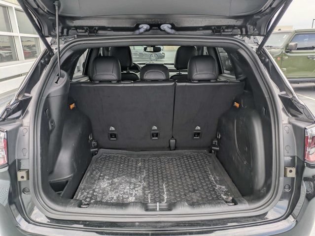 Used 2023 Jeep Compass Latitude w/ Sun and Sound Group AWD/4WD image 12