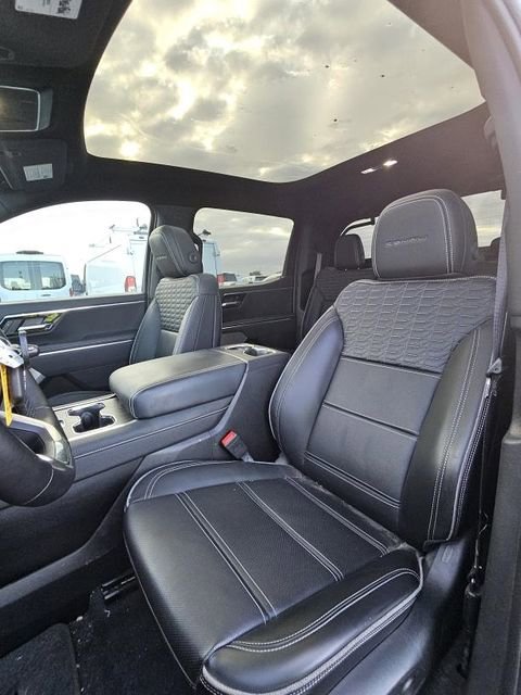 Used 2024 GMC Sierra EV Denali image 3