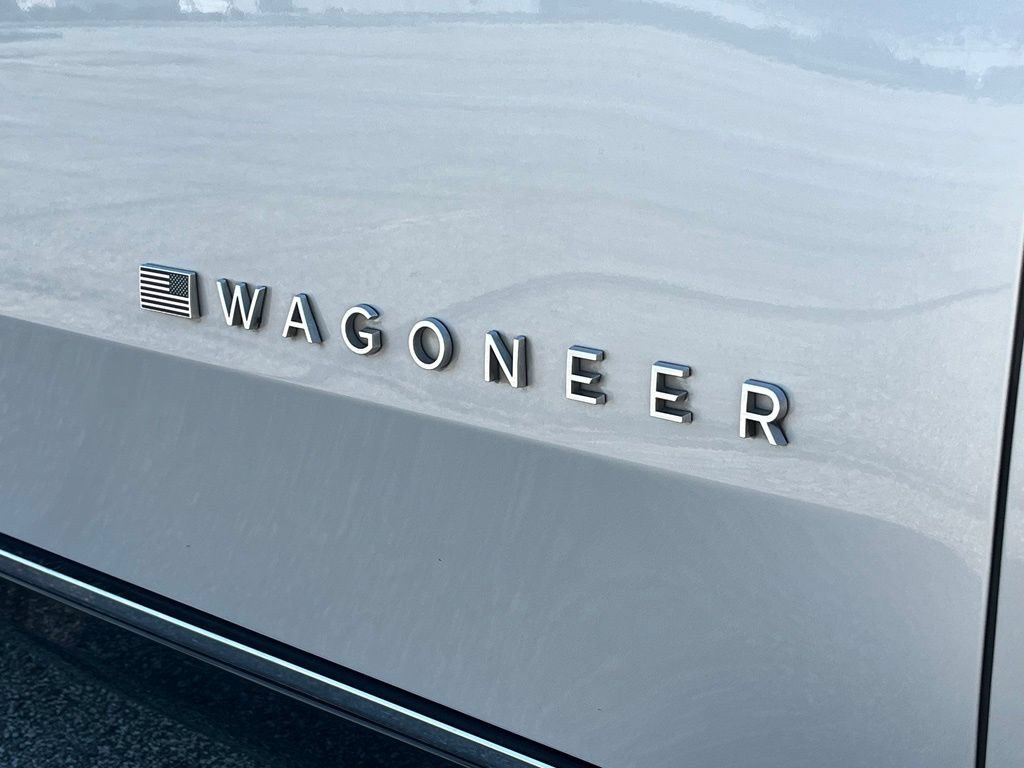 Used 2022 Jeep Wagoneer Series III w/ Premium Group I AWD/4WD image 11