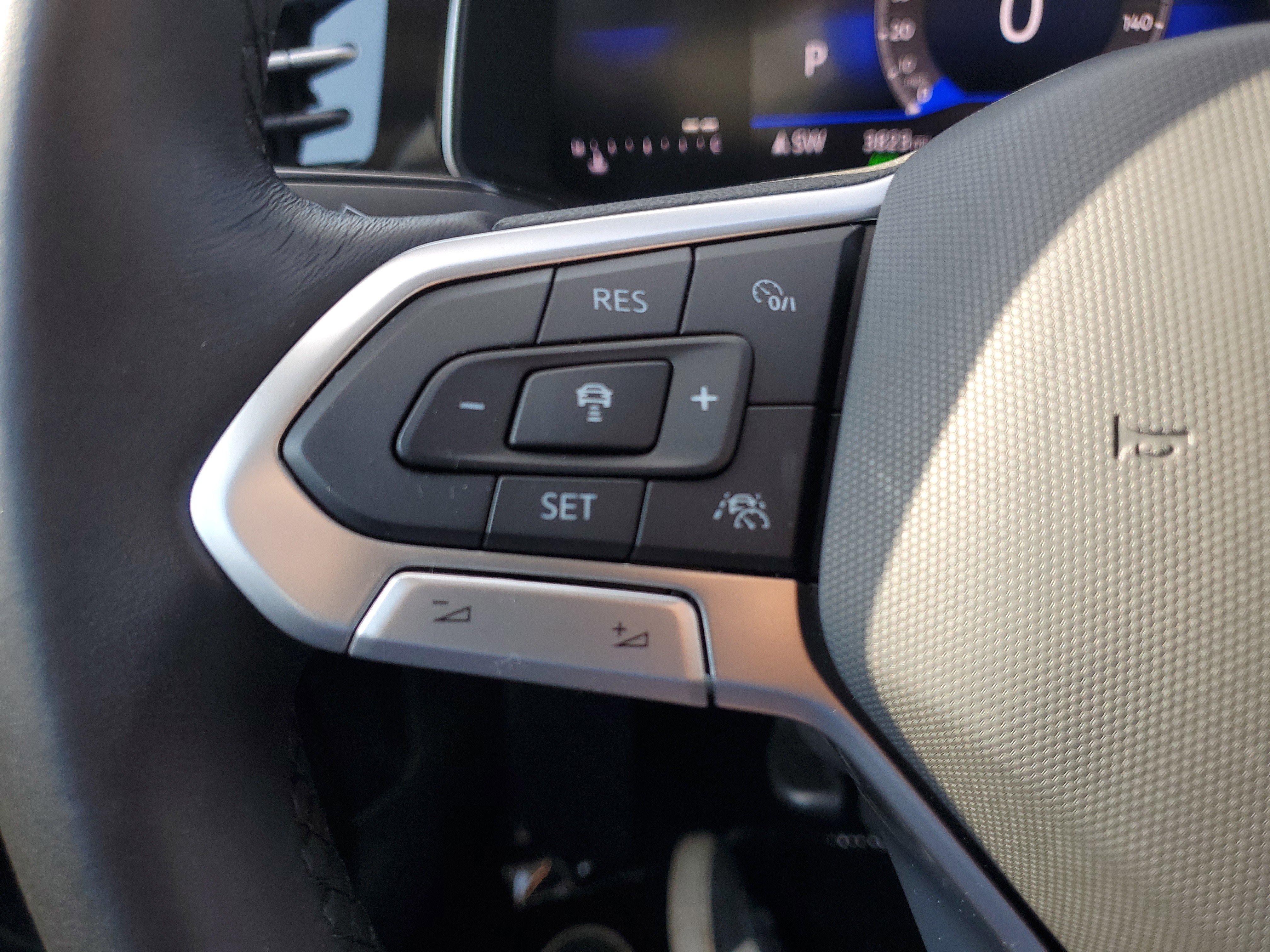 Used 2025 Volkswagen Jetta SE image 17