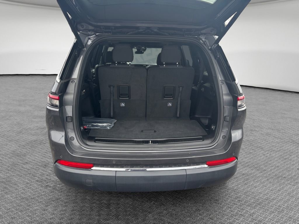 New 2025 Jeep Grand Cherokee L Laredo w/ Luxury Tech Group I image 24