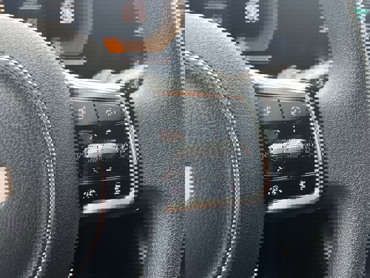 Used 2025 Kia Sorento LX image 20