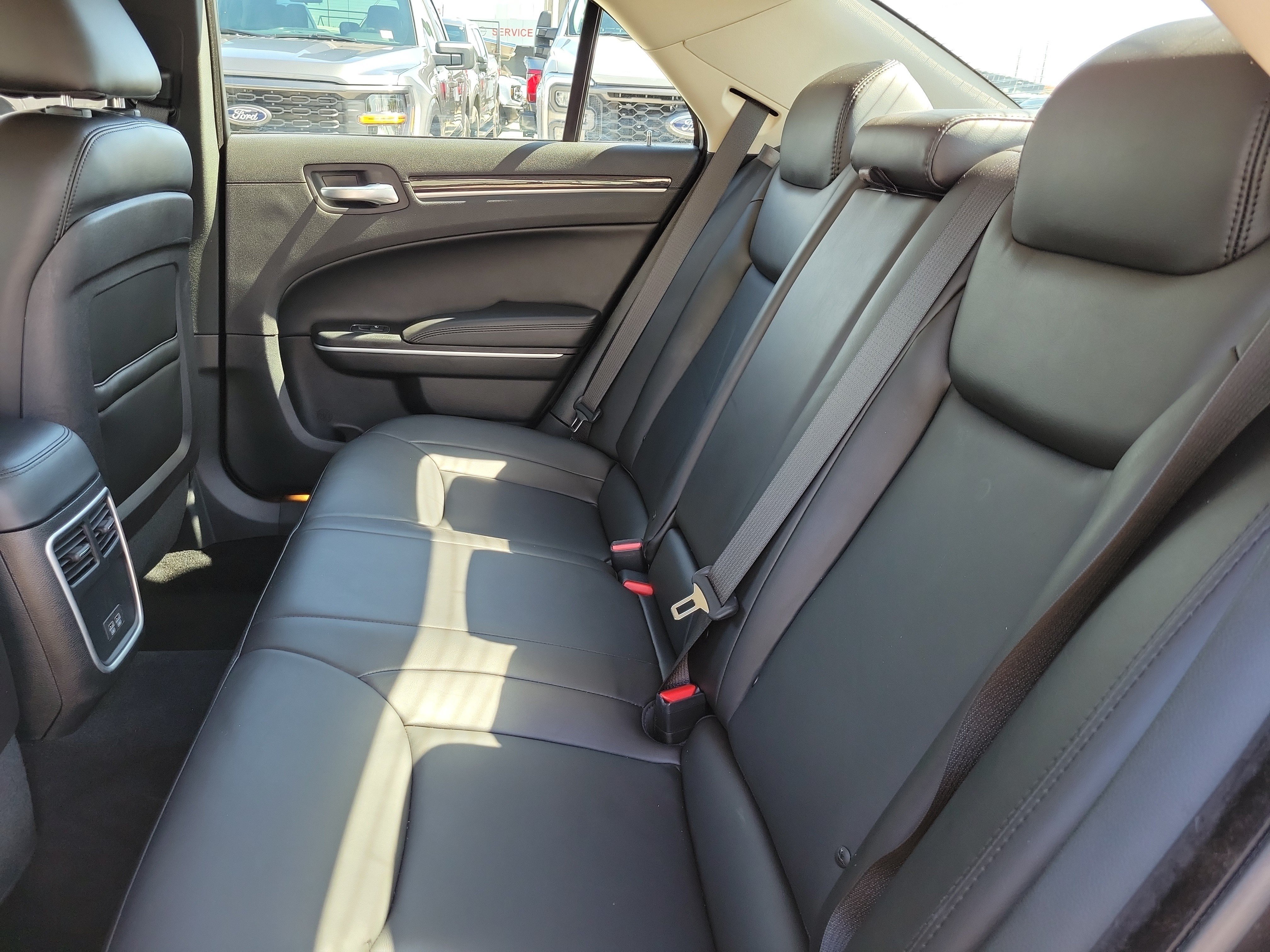 Used 2023 Chrysler 300 Touring L RWD image 12