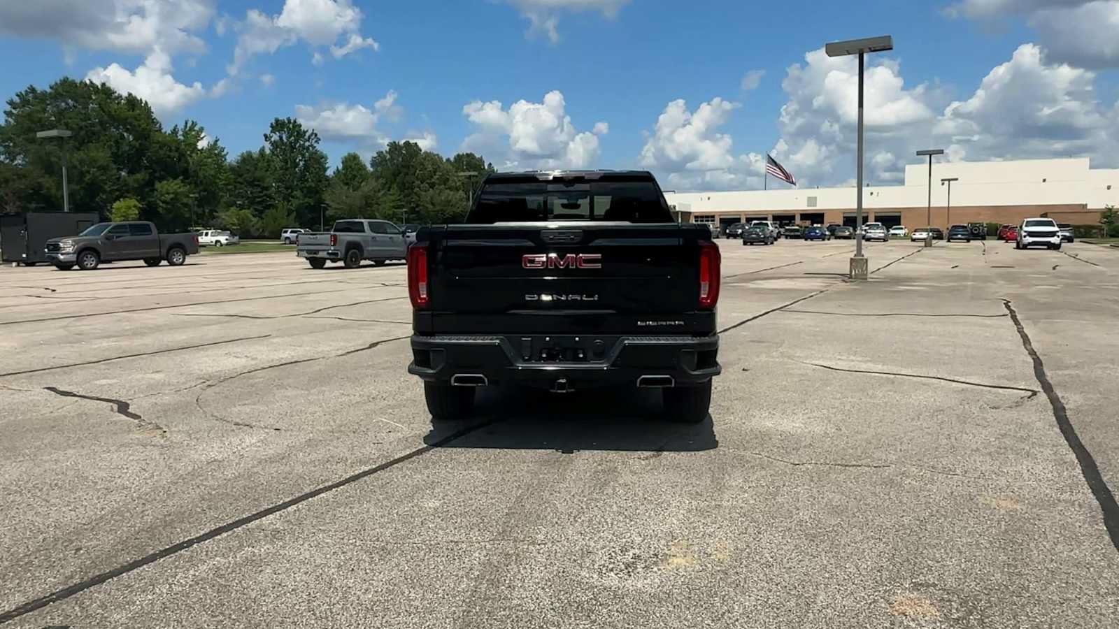 Certified 2021 GMC Sierra 1500 Denali w/ Denali Ultimate Package AWD/4WD image 7
