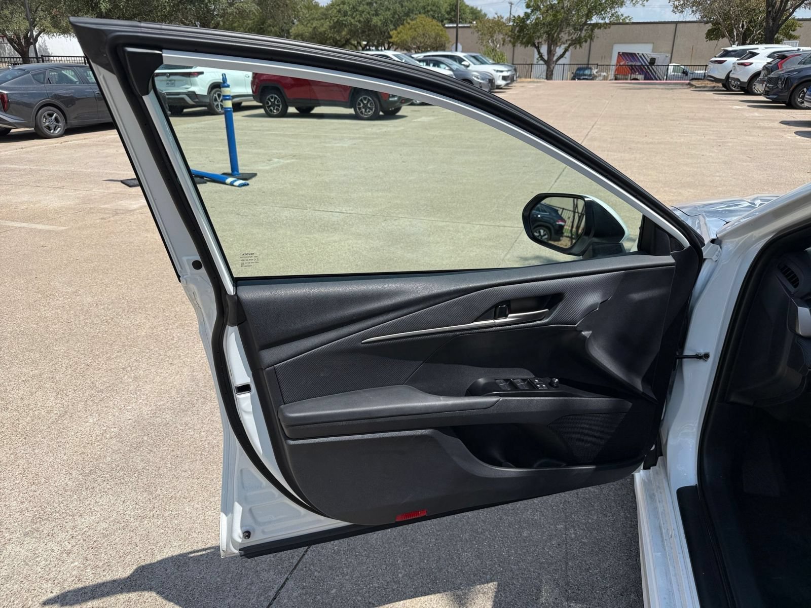 Used 2026 Toyota Camry SE FWD image 18