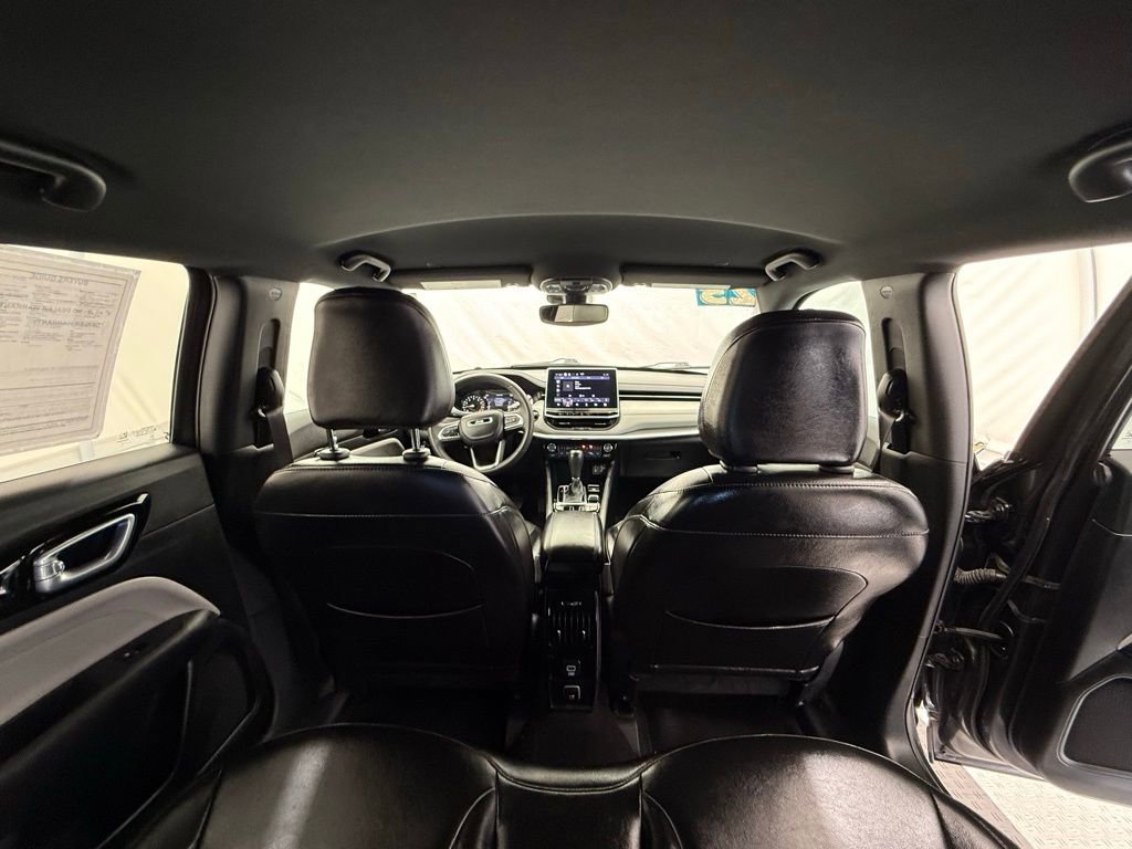 Used 2023 Jeep Compass Limited image 27